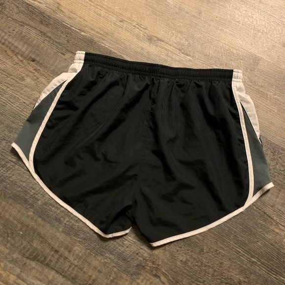 NIKE Dri-Fit Shorts - Picture 4 of 5